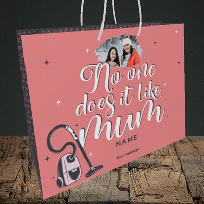 Picture of No One Does It Like Mum, Mother's Day Design, Medium Landscape Gift Bag