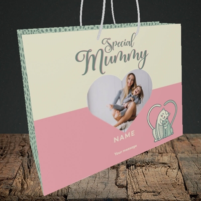 Picture of Mummy Cat, Mother's Day Design, Medium Landscape Gift Bag