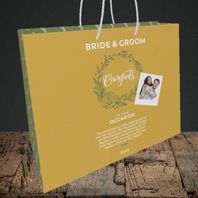 Picture of Wreath Green B&G, Wedding Design, Medium Landscape Gift Bag