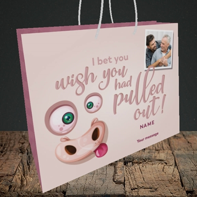 Picture of Pulled Out!, Father's Day Design, Medium Landscape Gift Bag