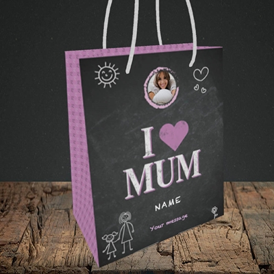Picture of I Love Mum (Chalk Board), Small Portrait Gift Bag